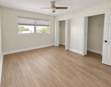 1819 Shore Drive S - Photo Thumbnail 12