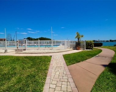 1819 Shore Drive S - Photo Thumbnail 15