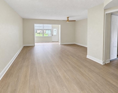 1819 Shore Drive S - Photo Thumbnail 5