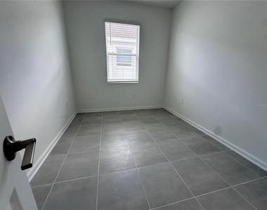 5524 Fiona Lane - Photo Thumbnail 11