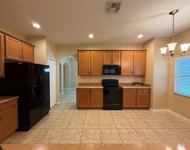 4504 Caladium Court - Photo Thumbnail 15