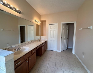 2641 Maggiore Circle - Photo Thumbnail 14