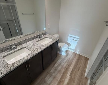 9305 Westside Hills Drive - Photo Thumbnail 12