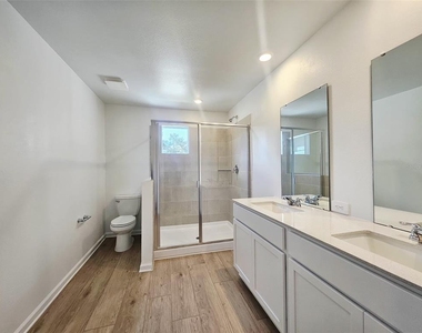 5136 Clay Whaley Rd - Photo Thumbnail 11