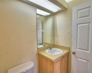 1606 Eagle Pond Drive - Photo Thumbnail 20