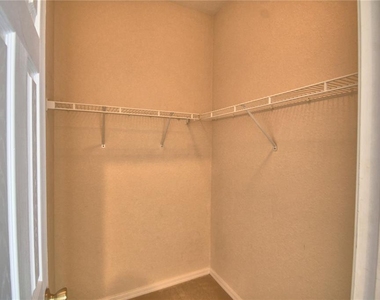 1606 Eagle Pond Drive - Photo Thumbnail 16