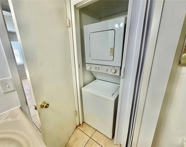 2549 S Oak Avenue - Photo Thumbnail 7