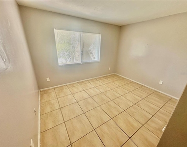 2549 S Oak Avenue - Photo Thumbnail 4