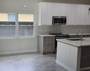 13911 Ginger Creek Boulevard - Photo Thumbnail 7