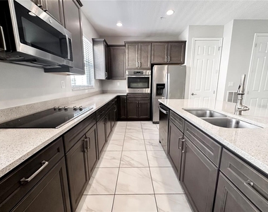 1863 Piedmont Place - Photo Thumbnail 2