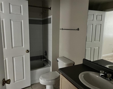 3209 Parkchester Square Boulevard - Photo Thumbnail 3
