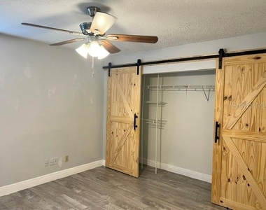 955 Forest Ridge Court - Photo Thumbnail 8
