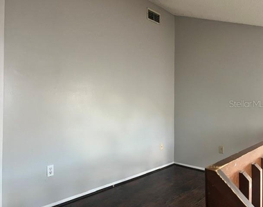 2748 Tally Ho Avenue - Photo Thumbnail 2