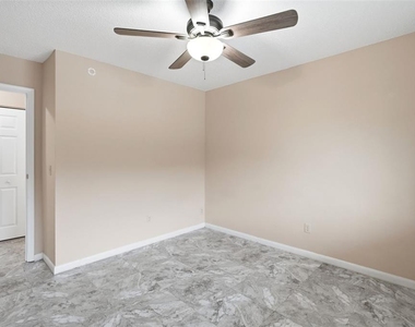754 Summerland Drive - Photo Thumbnail 20