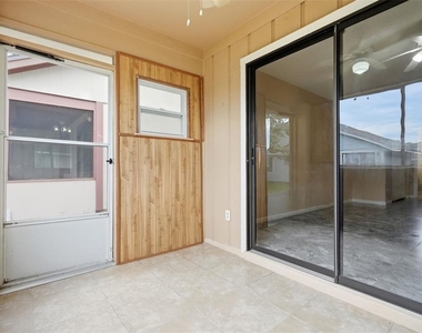 754 Summerland Drive - Photo Thumbnail 18