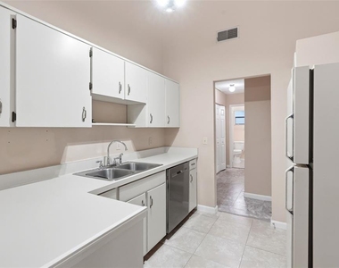 754 Summerland Drive - Photo Thumbnail 9