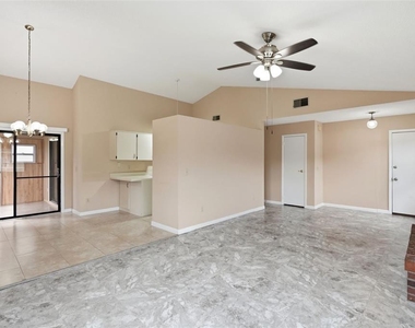 754 Summerland Drive - Photo Thumbnail 5