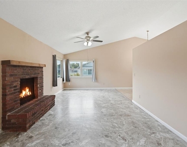754 Summerland Drive - Photo Thumbnail 2