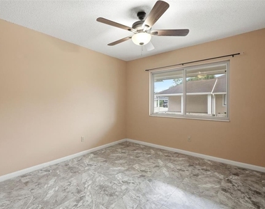 754 Summerland Drive - Photo Thumbnail 22