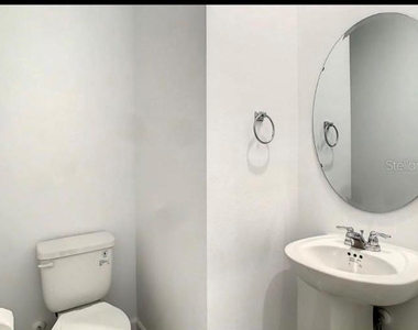 1152 Lakeshore Breeze Place - Photo Thumbnail 16