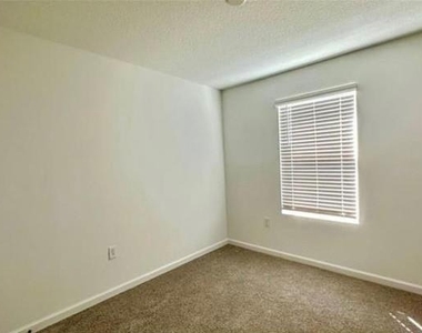 1152 Lakeshore Breeze Place - Photo Thumbnail 13