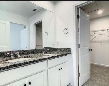 1152 Lakeshore Breeze Place - Photo Thumbnail 14