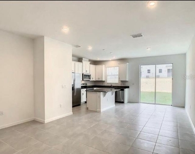 1152 Lakeshore Breeze Place - Photo Thumbnail 3