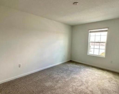 1152 Lakeshore Breeze Place - Photo Thumbnail 10