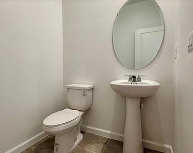 1152 Lakeshore Breeze Place - Photo Thumbnail 23