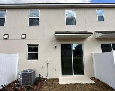 1152 Lakeshore Breeze Place - Photo Thumbnail 28