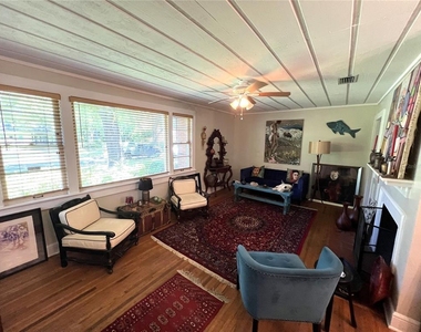 1617 Nw 7th Place - Photo Thumbnail 4