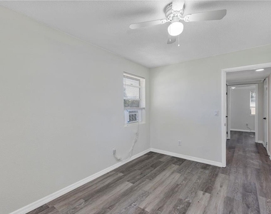 751 Bellevue Avenue - Photo Thumbnail 9