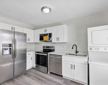 751 Bellevue Avenue - Photo Thumbnail 6
