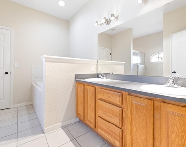 3461 Longview Lane - Photo Thumbnail 13