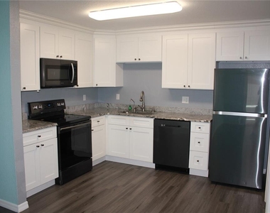 1014 Meadowood Pointe Road - Photo Thumbnail 13