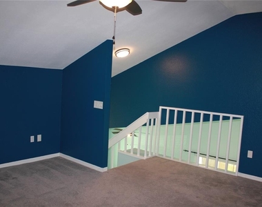 1014 Meadowood Pointe Road - Photo Thumbnail 20