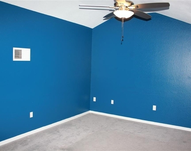 1014 Meadowood Pointe Road - Photo Thumbnail 19