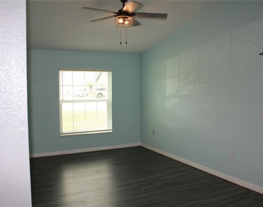 1014 Meadowood Pointe Road - Photo Thumbnail 15
