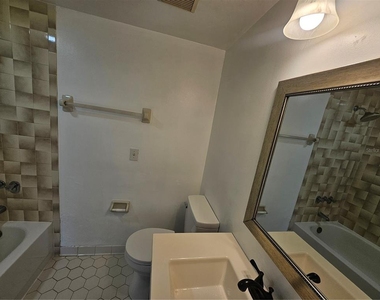 22523 Westchester Boulevard - Photo Thumbnail 7
