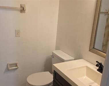 22523 Westchester Boulevard - Photo Thumbnail 13