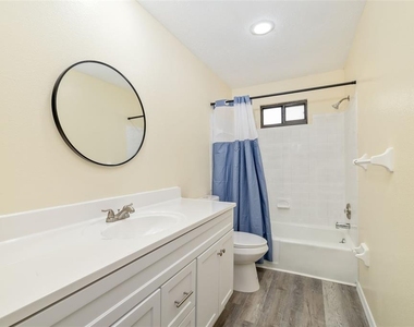 2004 Wood Hollow Place - Photo Thumbnail 29