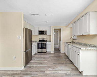 2004 Wood Hollow Place - Photo Thumbnail 11