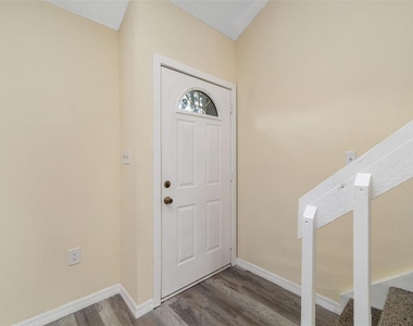 2004 Wood Hollow Place - Photo Thumbnail 6