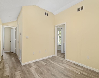 2004 Wood Hollow Place - Photo Thumbnail 27