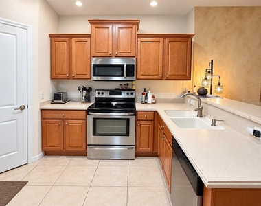 8318 Summer Greens Terrace - Photo Thumbnail 11