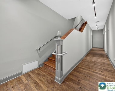 428 Northampton Street - Photo Thumbnail 7