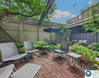 428 Northampton Street - Photo Thumbnail 34