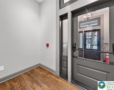 428 Northampton Street - Photo Thumbnail 6