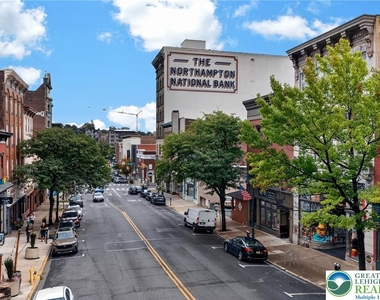 428 Northampton Street - Photo Thumbnail 5