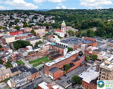 428 Northampton St - Photo Thumbnail 4